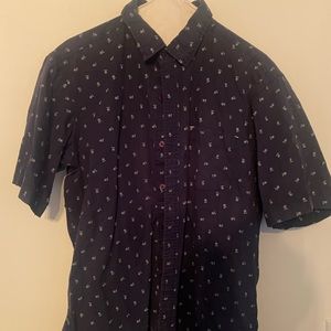 Causal button down size L